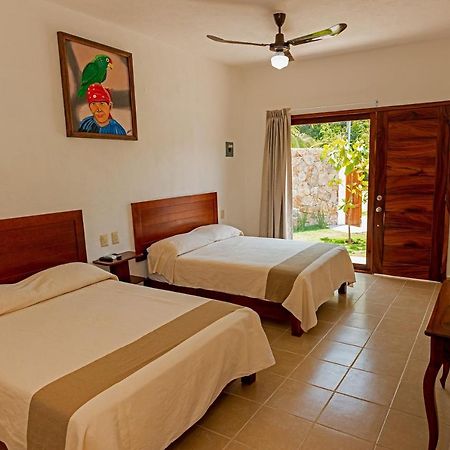 Hotel Casa Victoria Сиуатанехо Экстерьер фото